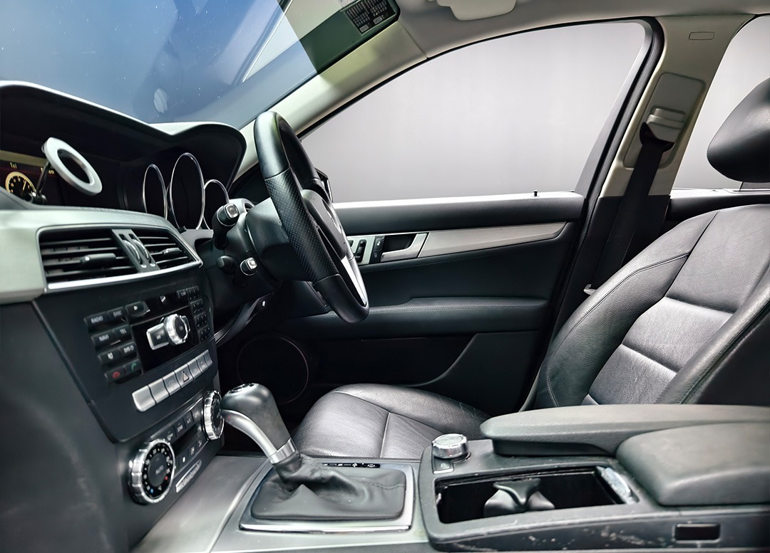 WhatsApp Image 2025-10-20 at 09.32.03