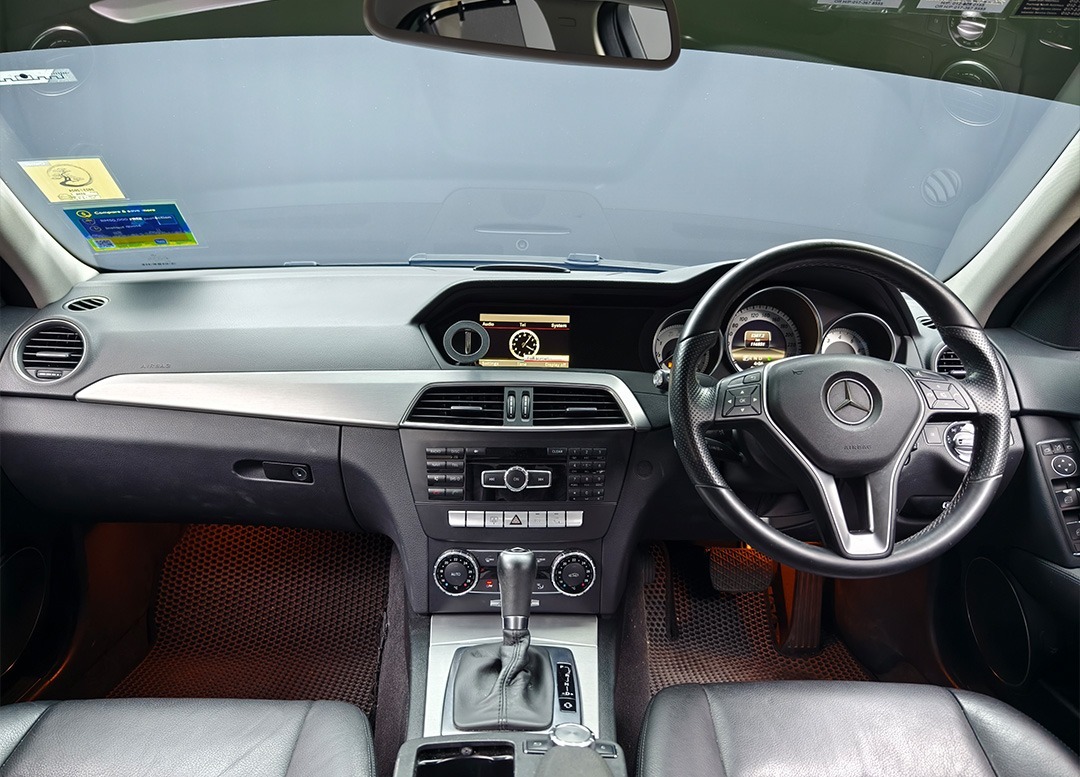 WhatsApp Image 2025-10-20 at 09.32.01