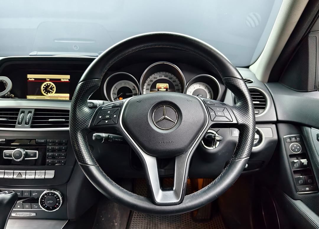 WhatsApp Image 2025-10-20 at 09.32.02