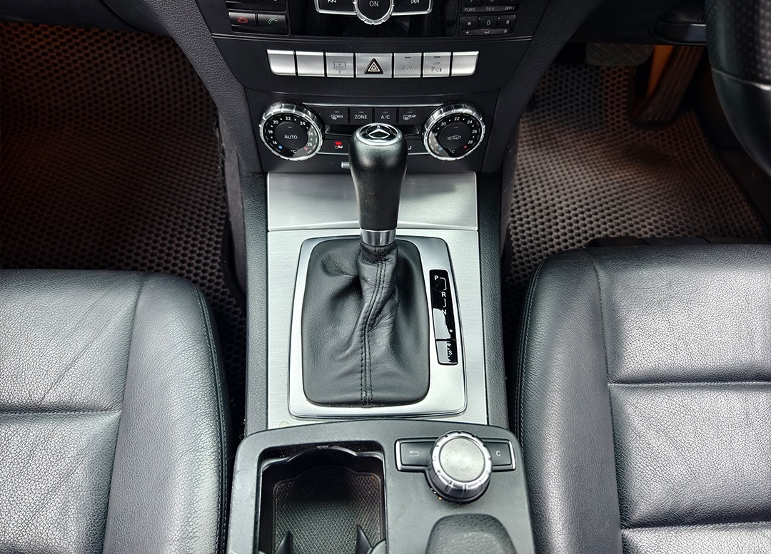 WhatsApp Image 2025-10-20 at 09.32.01 (1)