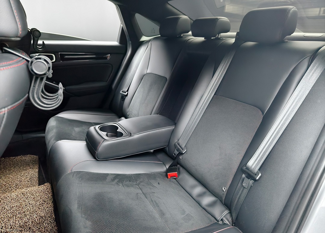 WhatsApp Image 2025-10-28 at 13.09.49 (1)