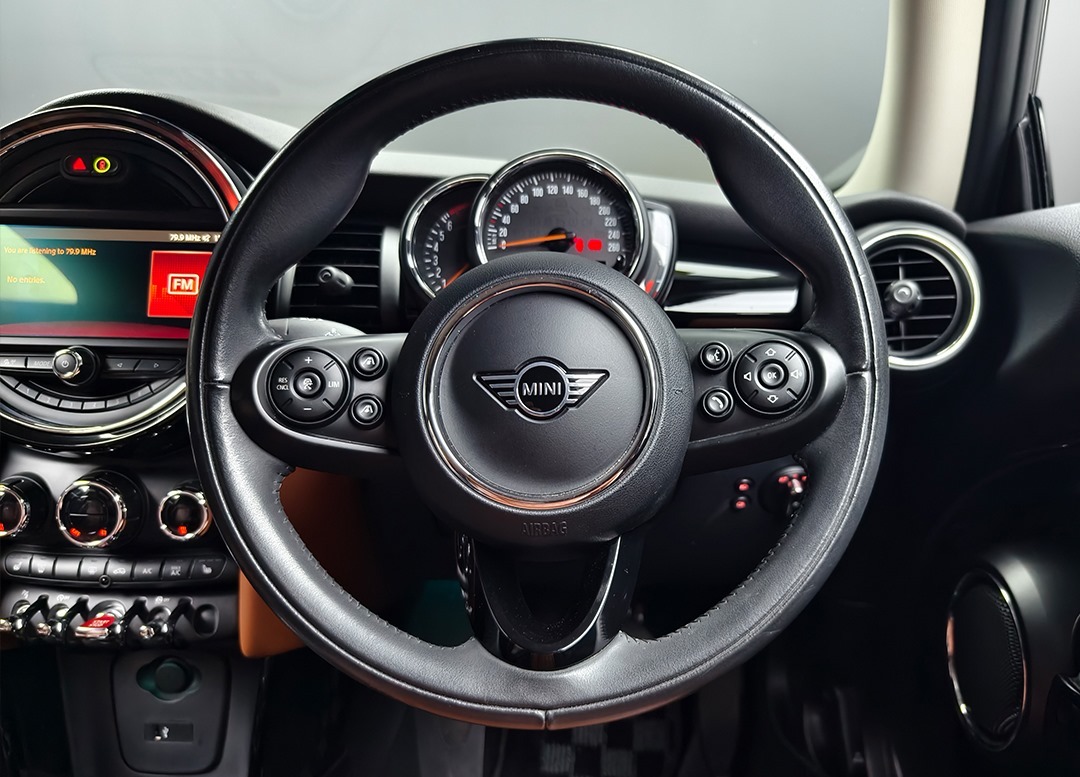 WhatsApp Image 2025-11-04 at 09.53.38 (2)