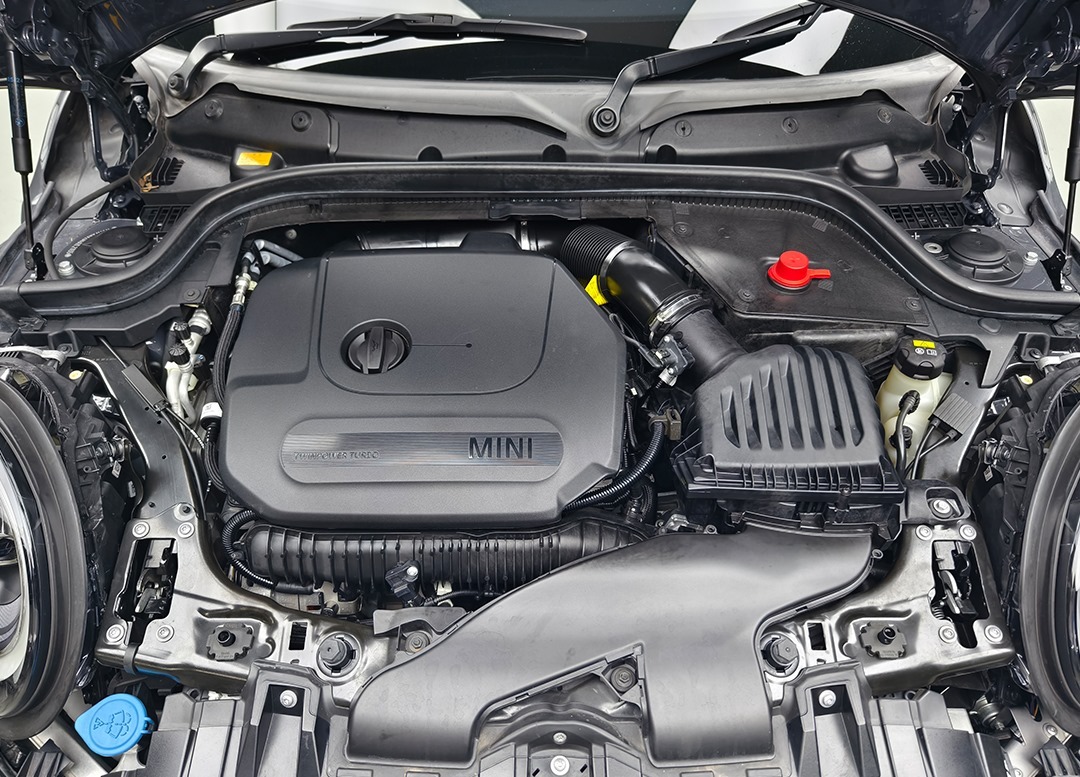 WhatsApp Image 2025-11-04 at 09.53.39 (2)