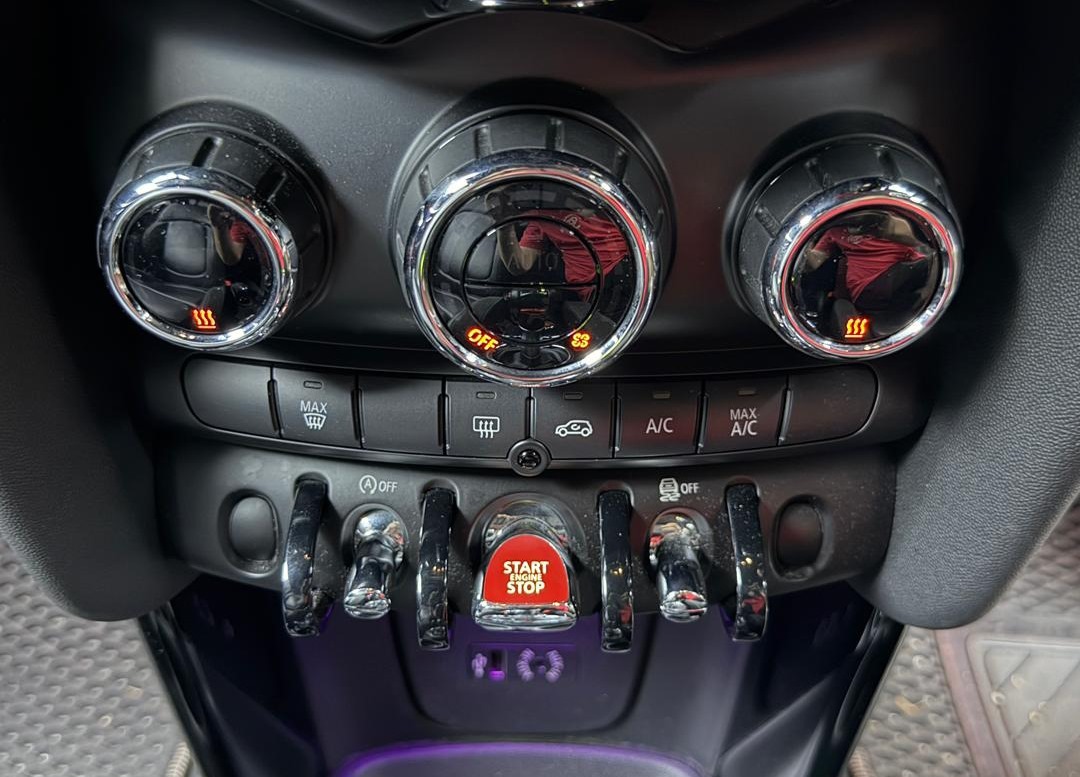 WhatsApp Image 2025-11-12 at 08.06.21