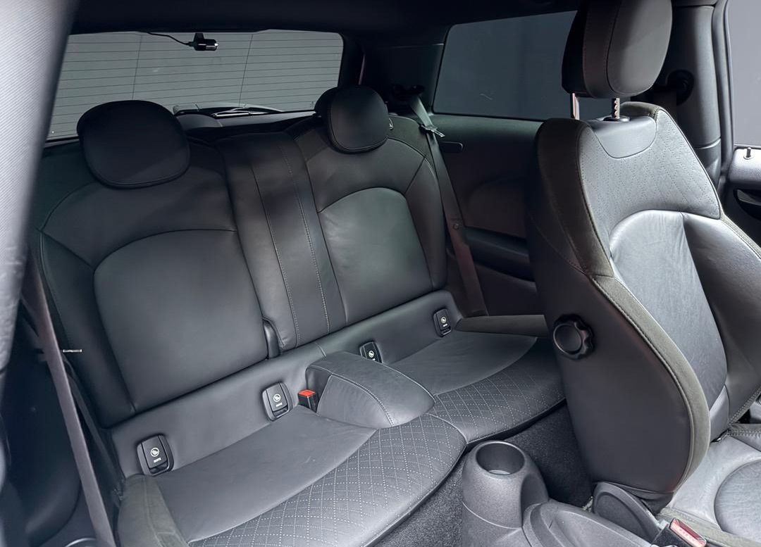 WhatsApp Image 2025-11-12 at 08.06.22 (1)