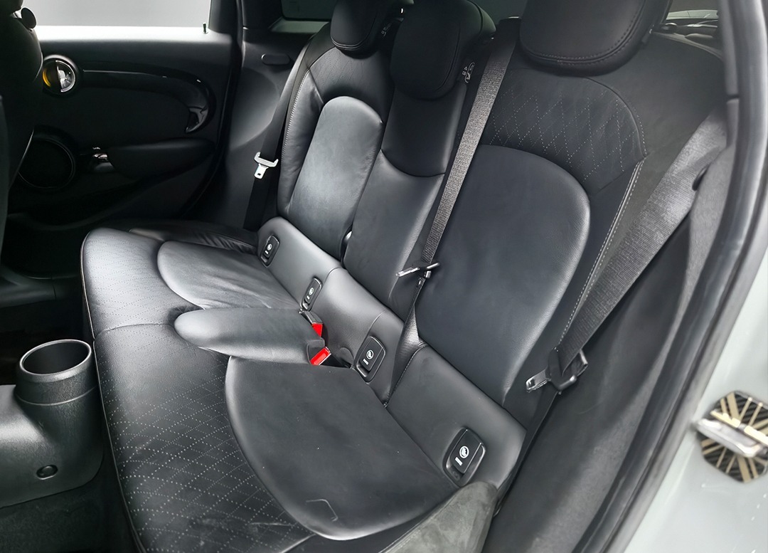 WhatsApp Image 2025-11-15 at 09.08.45