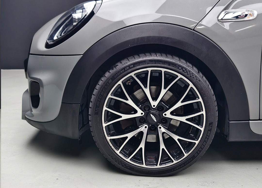 WhatsApp Image 2025-11-15 at 09.08.42