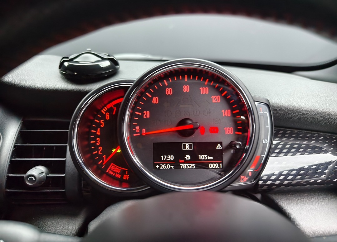 WhatsApp Image 2025-11-15 at 09.08.44 (1)