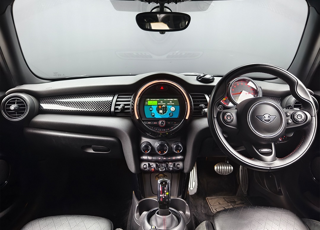 WhatsApp Image 2025-11-15 at 09.08.42 (2)