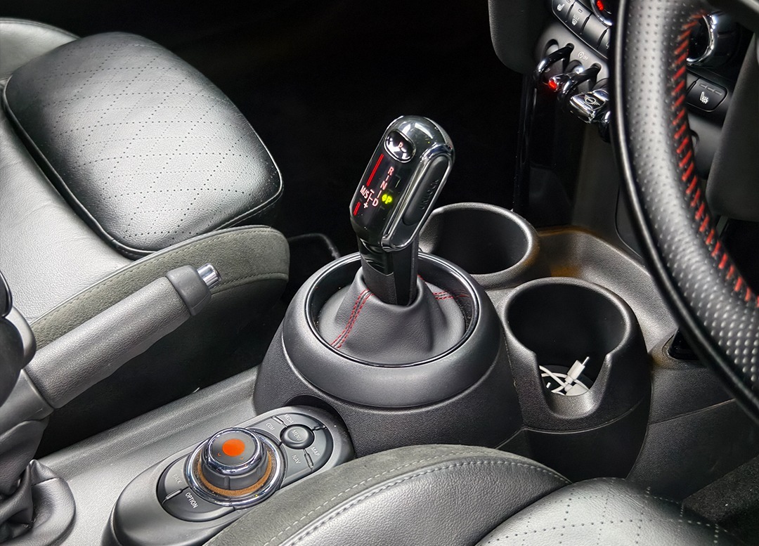 WhatsApp Image 2025-11-15 at 09.08.43