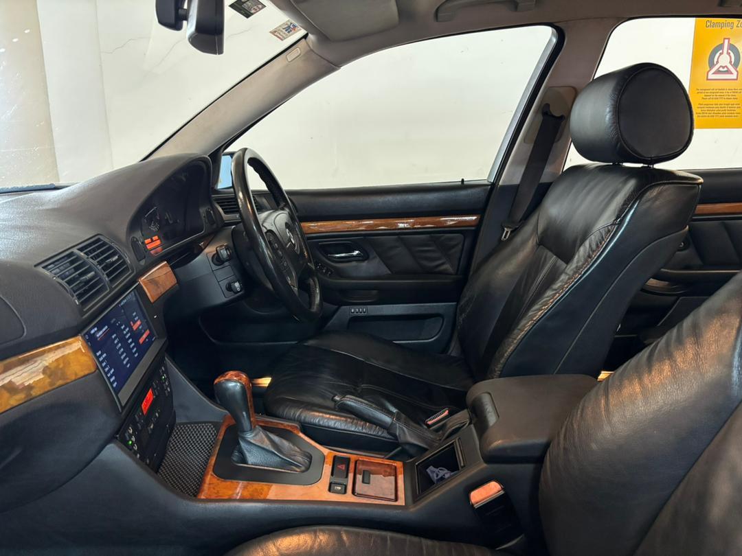 WhatsApp Image 2025-11-19 at 16.04.32