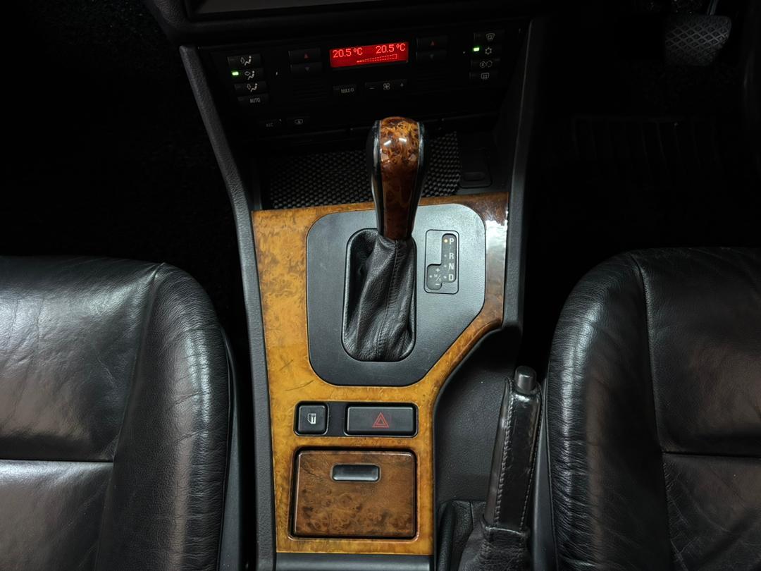 WhatsApp Image 2025-11-19 at 16.04.30 (1)