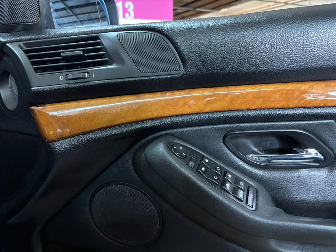 WhatsApp Image 2025-11-19 at 16.04.31