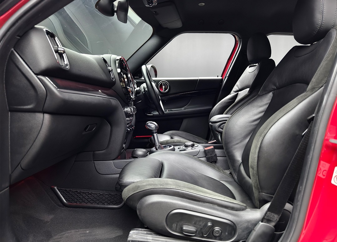 WhatsApp Image 2025-11-18 at 08.13.36