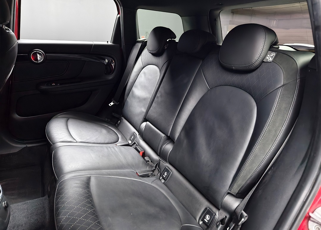 WhatsApp Image 2025-11-18 at 08.13.37 (1)