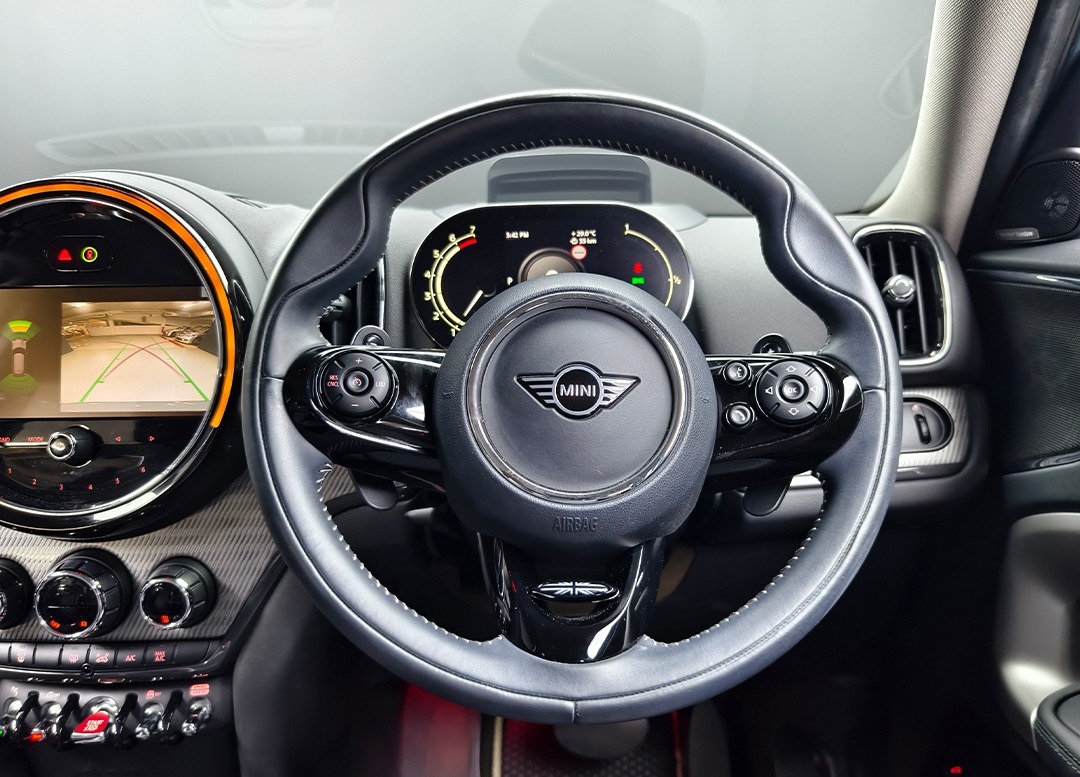 WhatsApp Image 2025-11-20 at 09.01.03 (1)