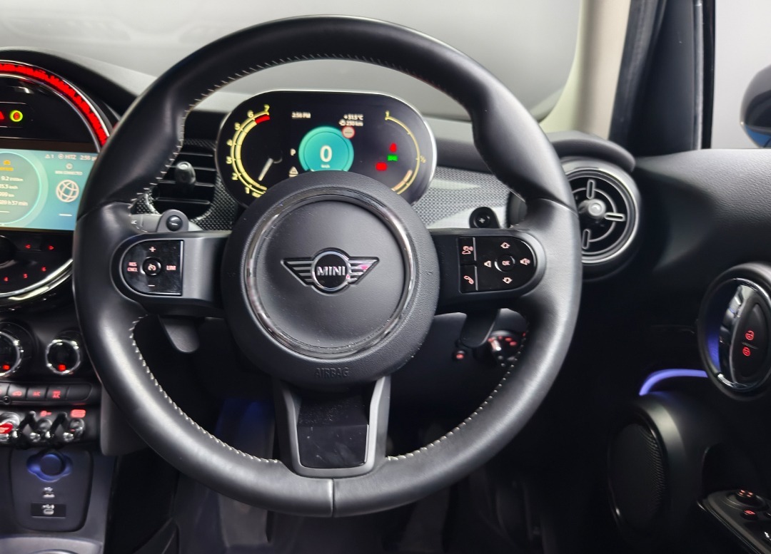 WhatsApp Image 2025-11-28 at 11.38.39