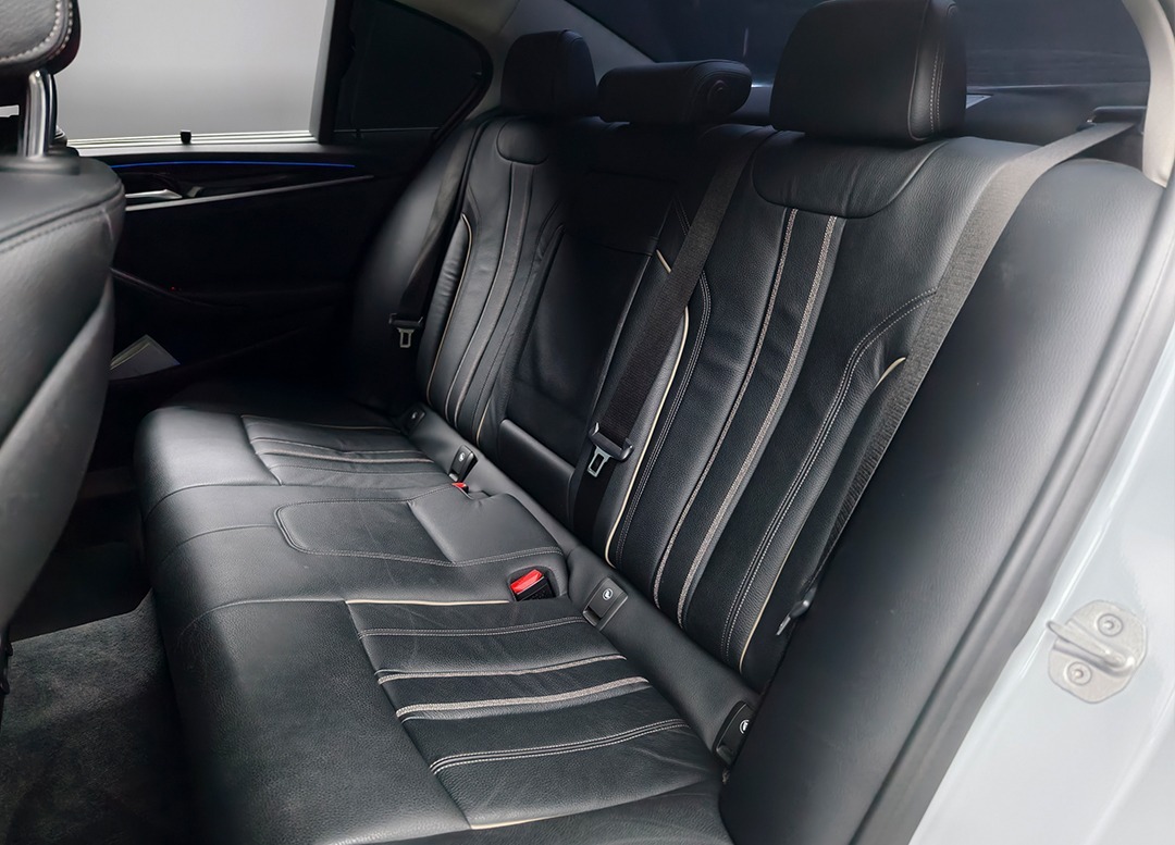 WhatsApp Image 2025-12-01 at 14.14.10