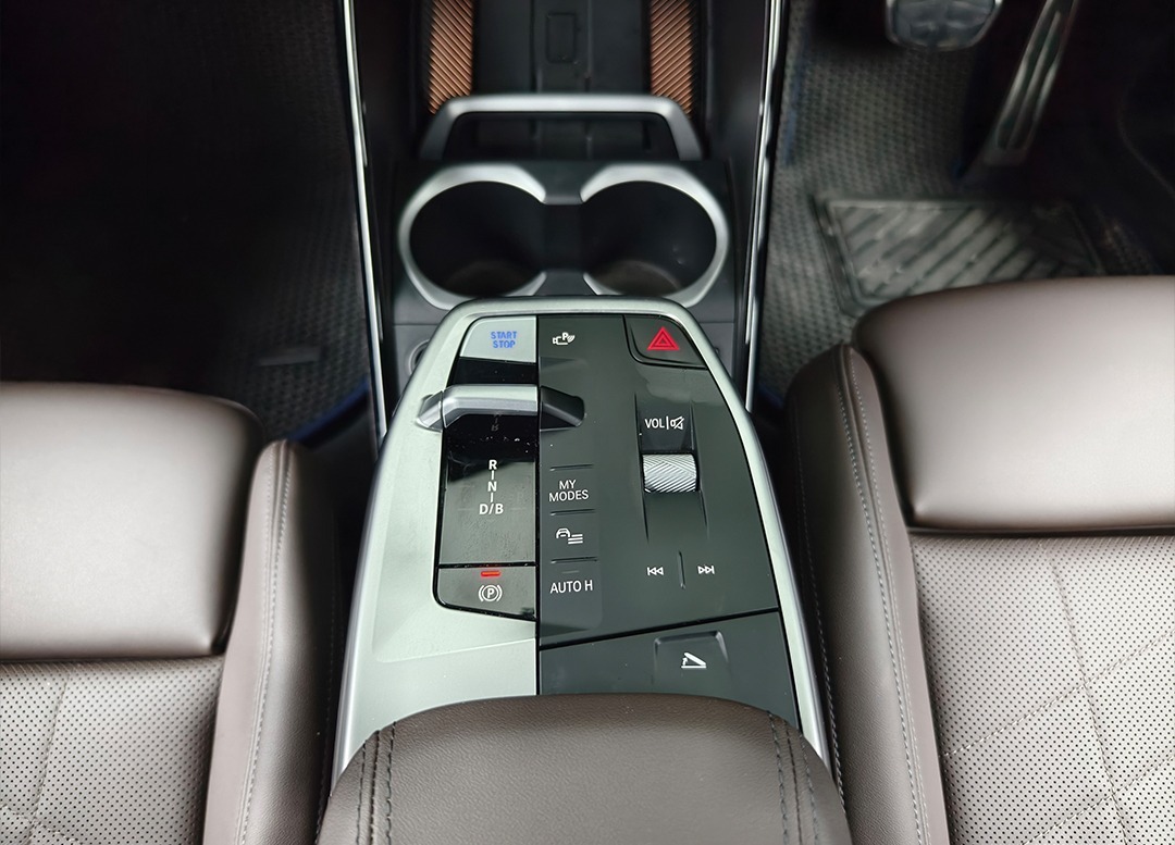 WhatsApp Image 2025-12-04 at 18.17.00 (2)