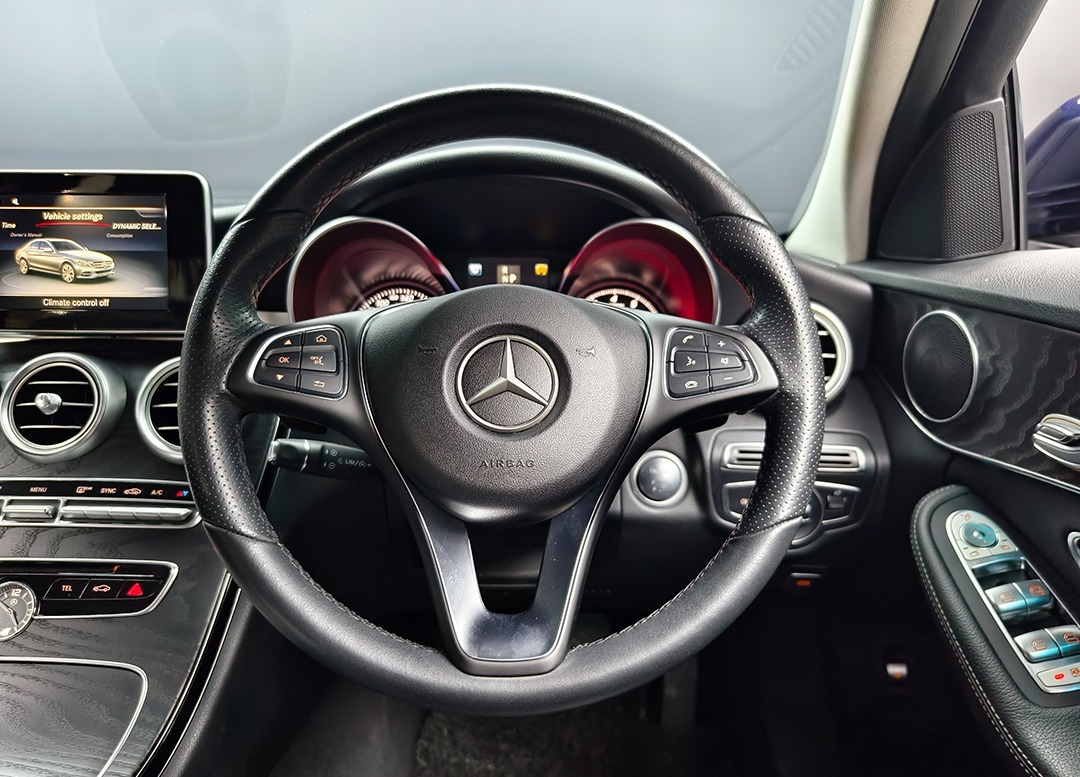 WhatsApp Image 2025-12-11 at 17.01.53