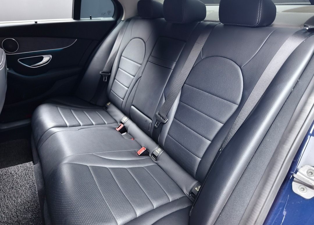 WhatsApp Image 2025-12-11 at 17.01.54