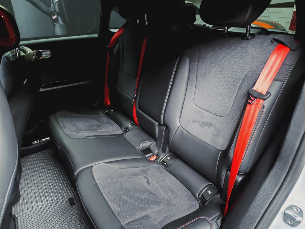 WhatsApp Image 2025-12-18 at 08.23.02