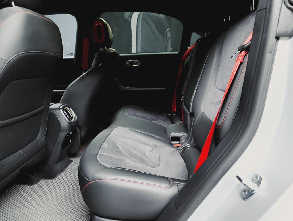 WhatsApp Image 2025-12-18 at 08.23.04 (2)