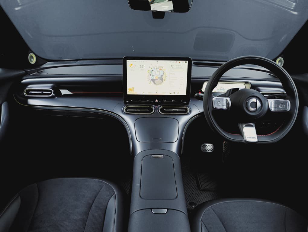 WhatsApp Image 2025-12-18 at 08.23.03