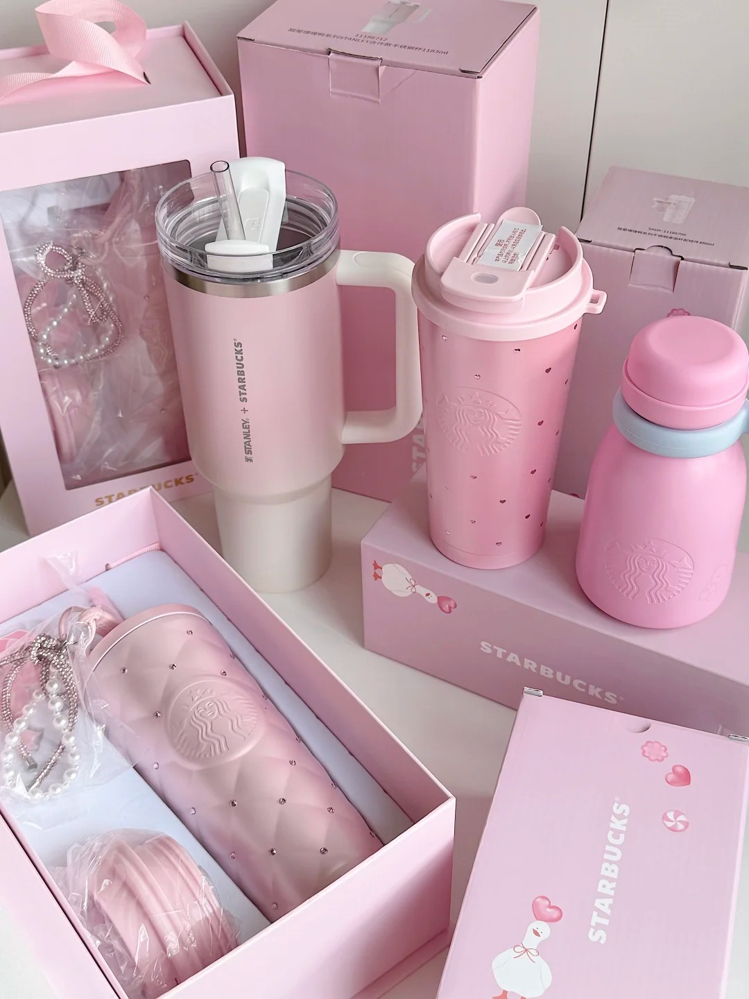 STARBUCKS Valentine's Day | Room Twoo