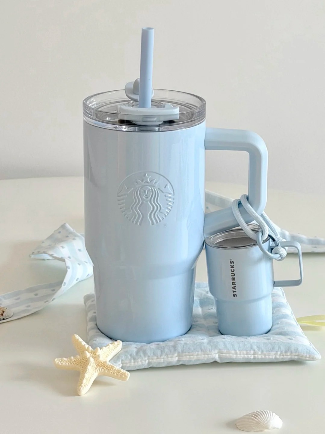 STARBUCKS | Room Twoo