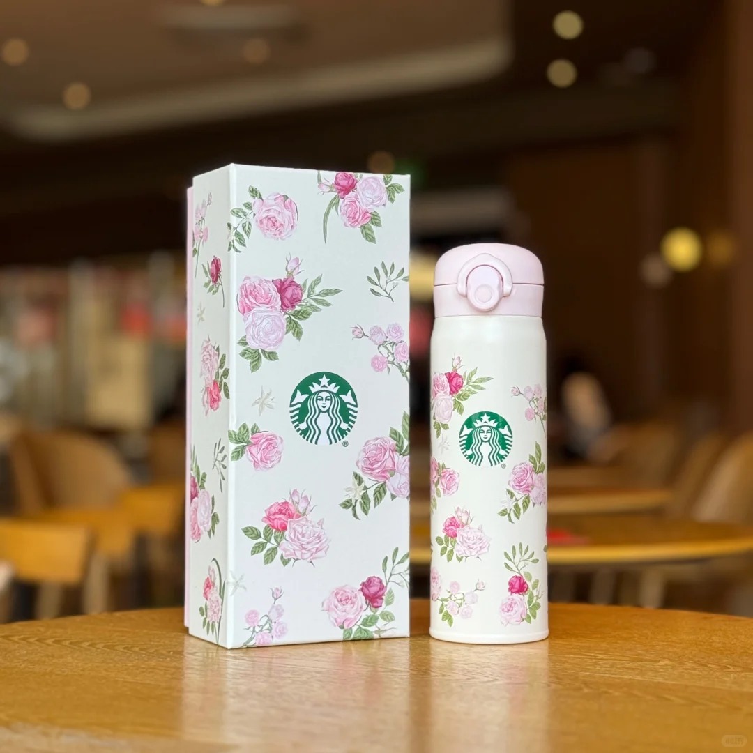 陷入 粉色的海洋🌸星巴克万花玫境系列_11_星爸爸红围裙_来自小红书网页版