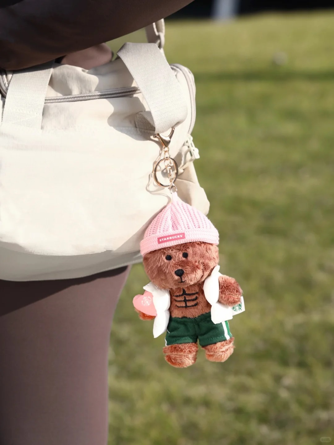 嘿嘿…黑皮腹肌体育熊🐻一起保持腹态🍫_4_星巴克_来自小红书网页版