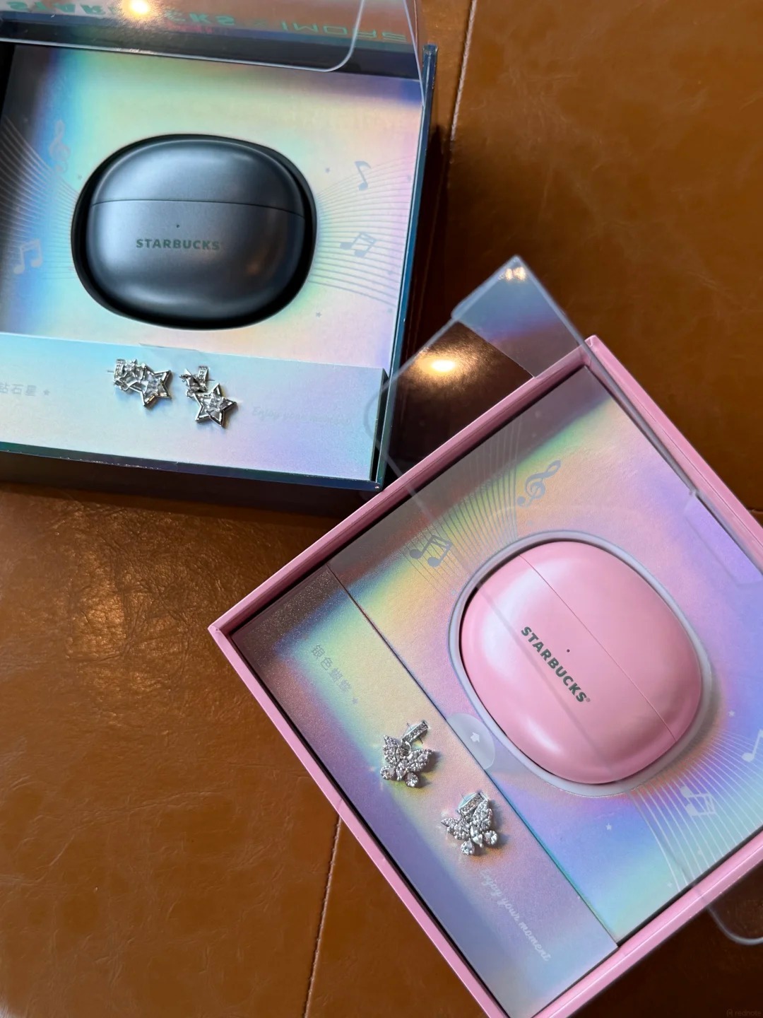 星巴克出耳夹式耳机啦！pick哪个色？_2_是张花花呀_from rednote web