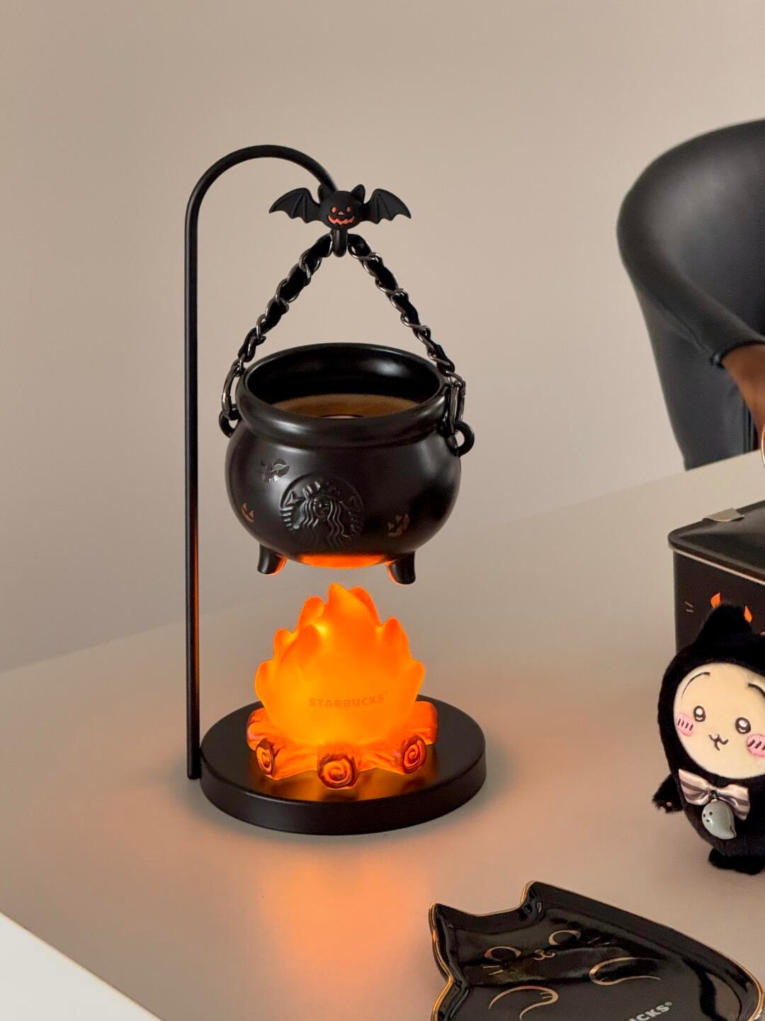 Cauldron Mug with Fire Light 380ml