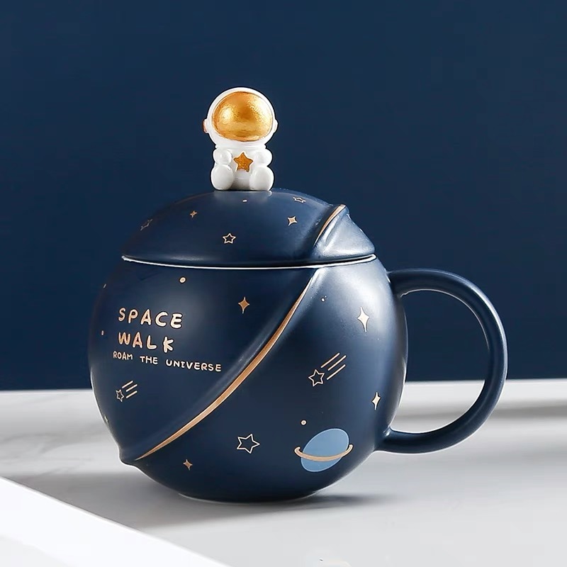 Hekki - Set: Space Themed Ceramic Mug + Lid + Astronaut Spoon