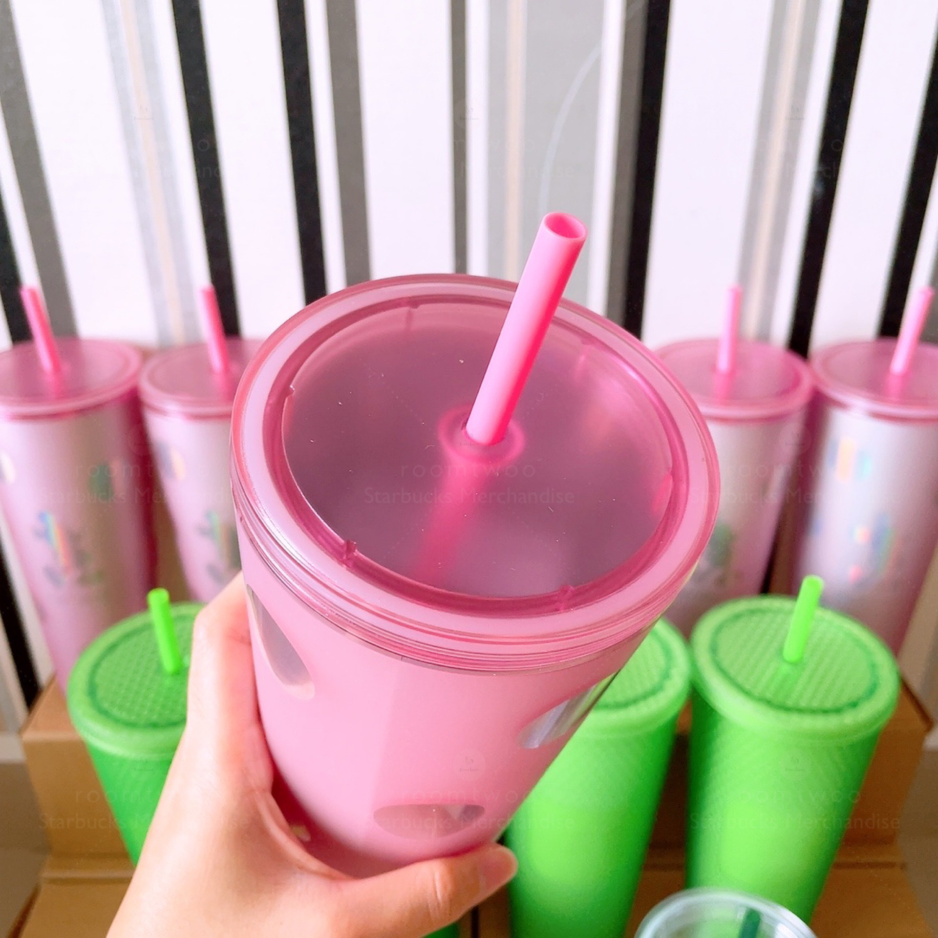 Soft Touch Soda Cup with Straw 630ml - Pink
