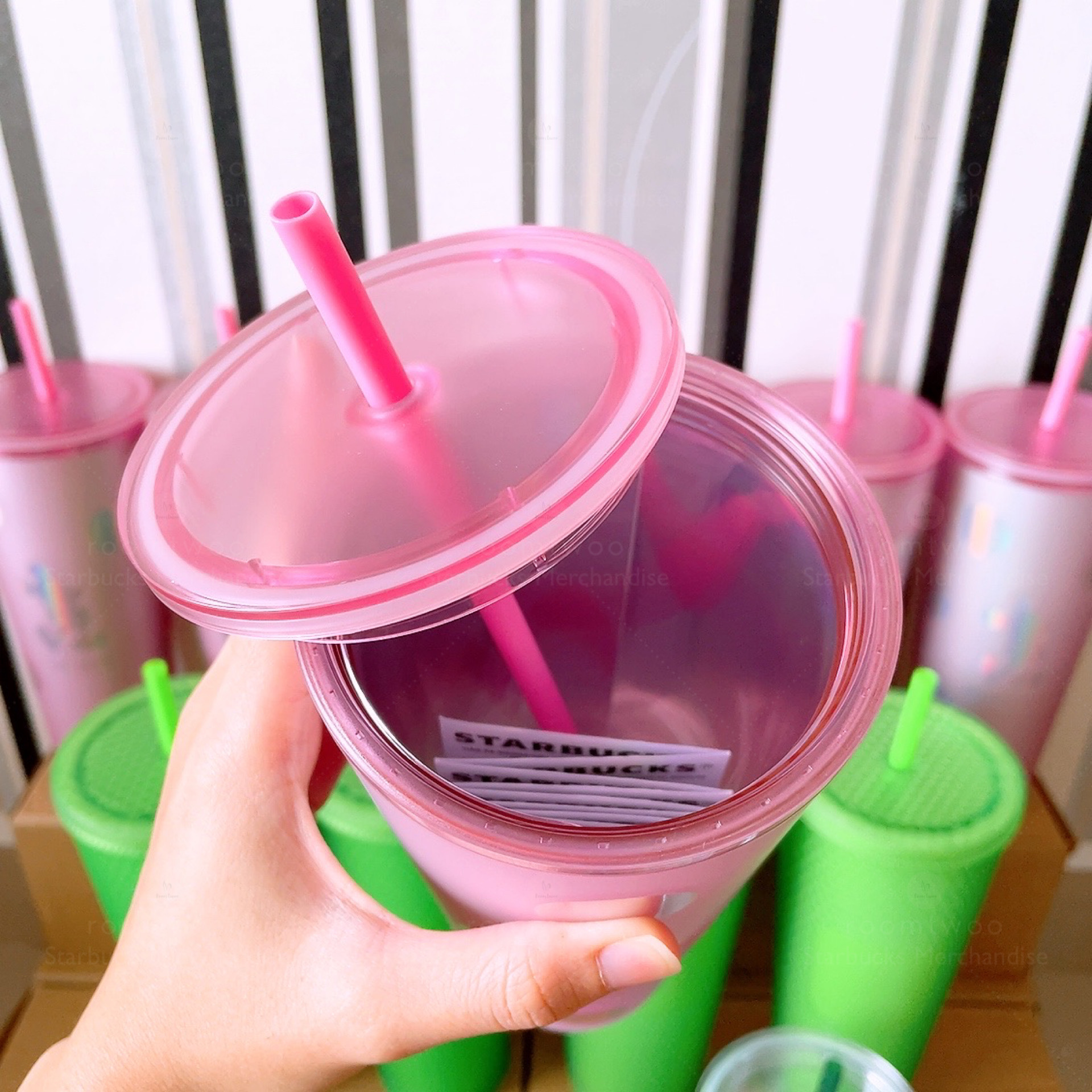 Soft Touch Soda Cup with Straw 630ml - Pink