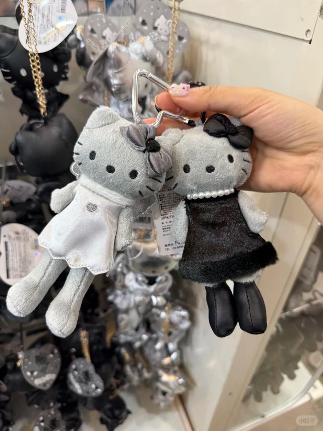 东京捕猫成功🥹9月新品黑灰天使长腿kitty!_1_moring_来自小红书网页版