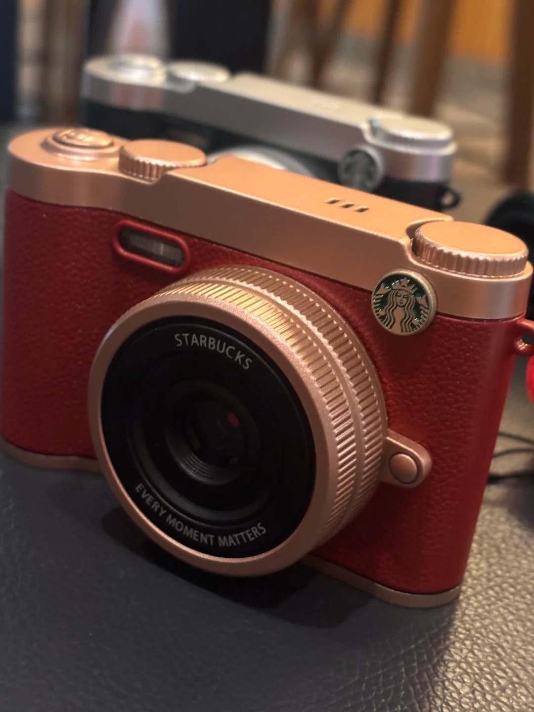2025圣诞大陆星巴克复古数码相机实拍图_2_大月佥娃娃_来自小红书网页版