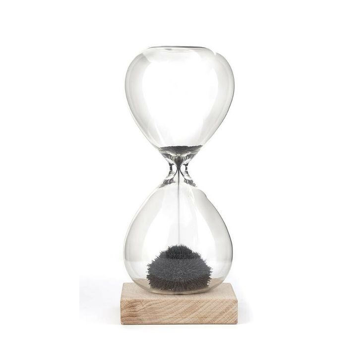 ST05_20Magnetic_20Sand_20Hourglass-FullFront_480x864.jpg