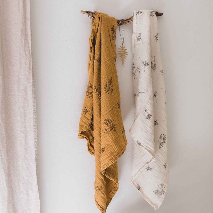 bianca-swaddle-ombrelle-mustard (1)