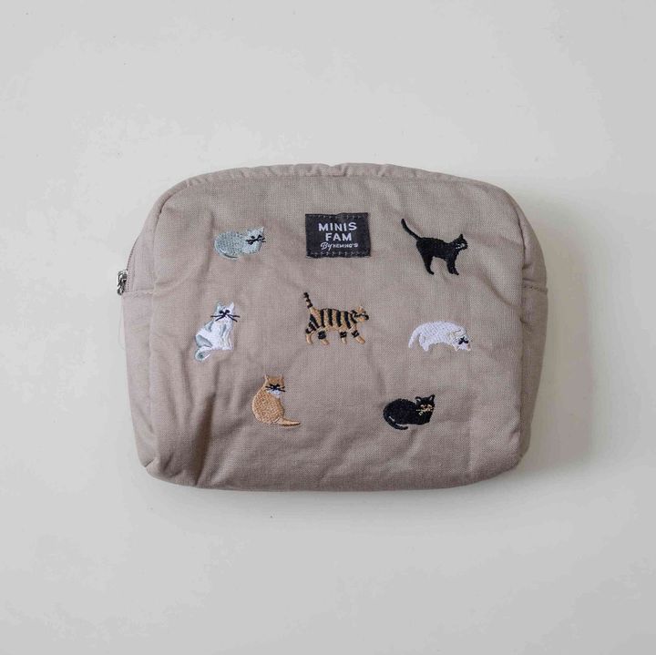 Heming's toilet bag