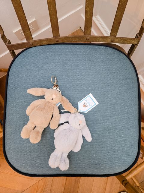 Jellycat 雲灰銀兔吊飾 (18cm)