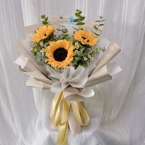 photo_6212972564112851631_y