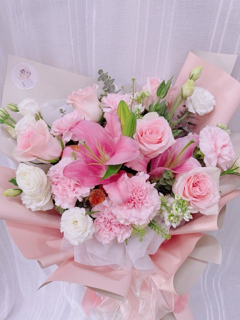 photo_6071366560355828655_y