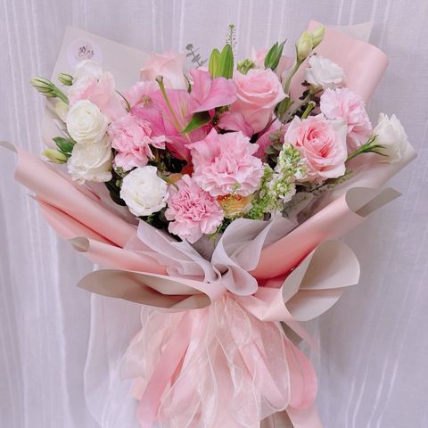 photo_6071366560355828653_y