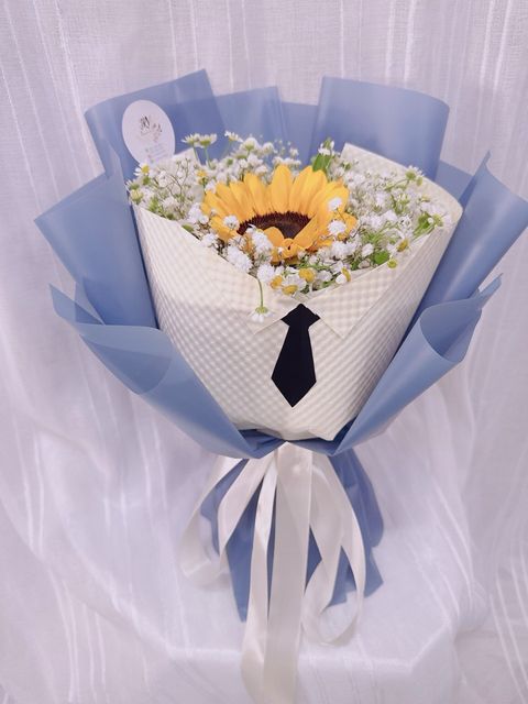 photo_6228987320338597645_y