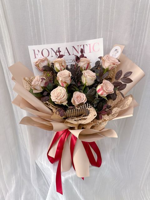 photo_6233519502973323091_y