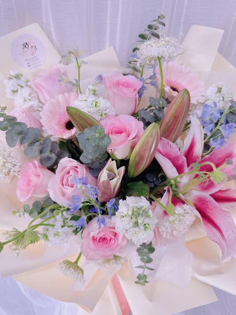 photo_6053037353628451034_y