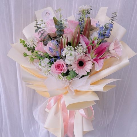 photo_6053037353628451033_y